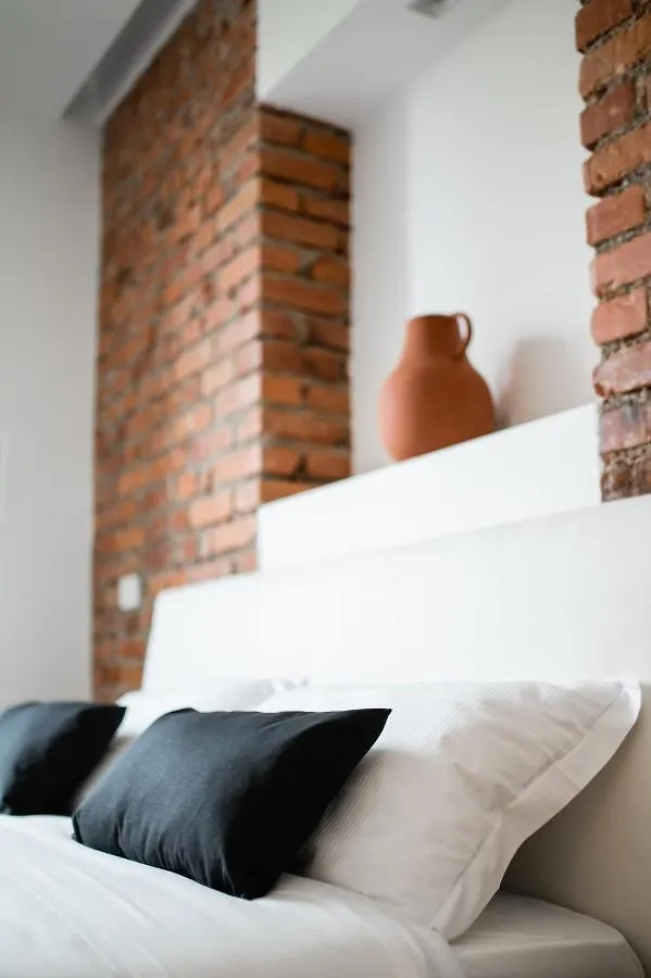 Ross Quadrell - Milano Apartment Milan