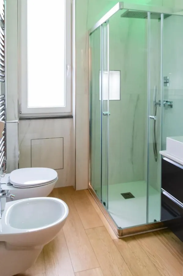 Ross Quadrell - Milano Apartment