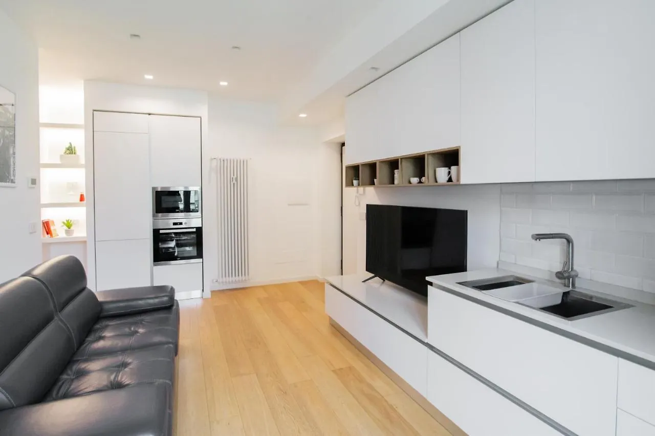 Ross Quadrell - Milano Apartment