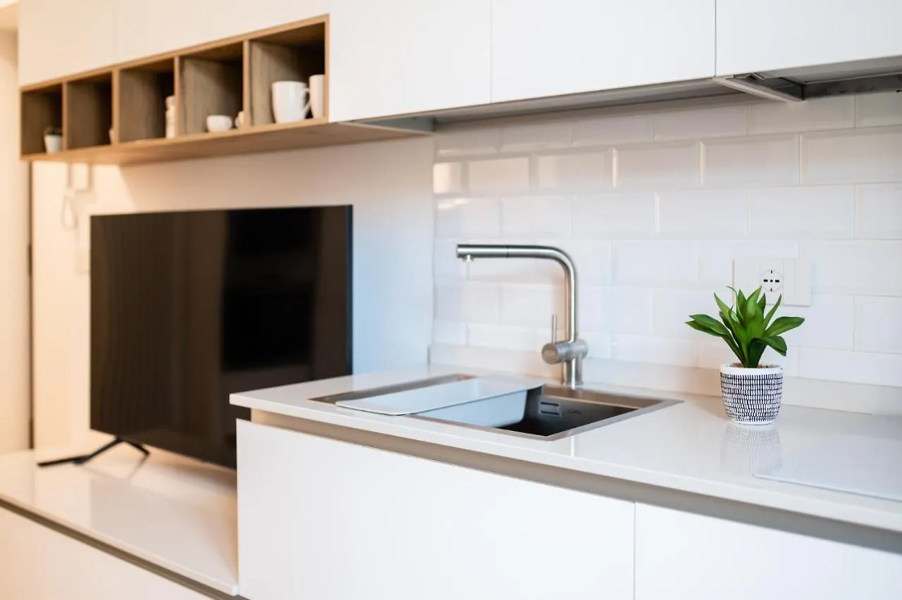 Ross Quadrell - Milano Apartment